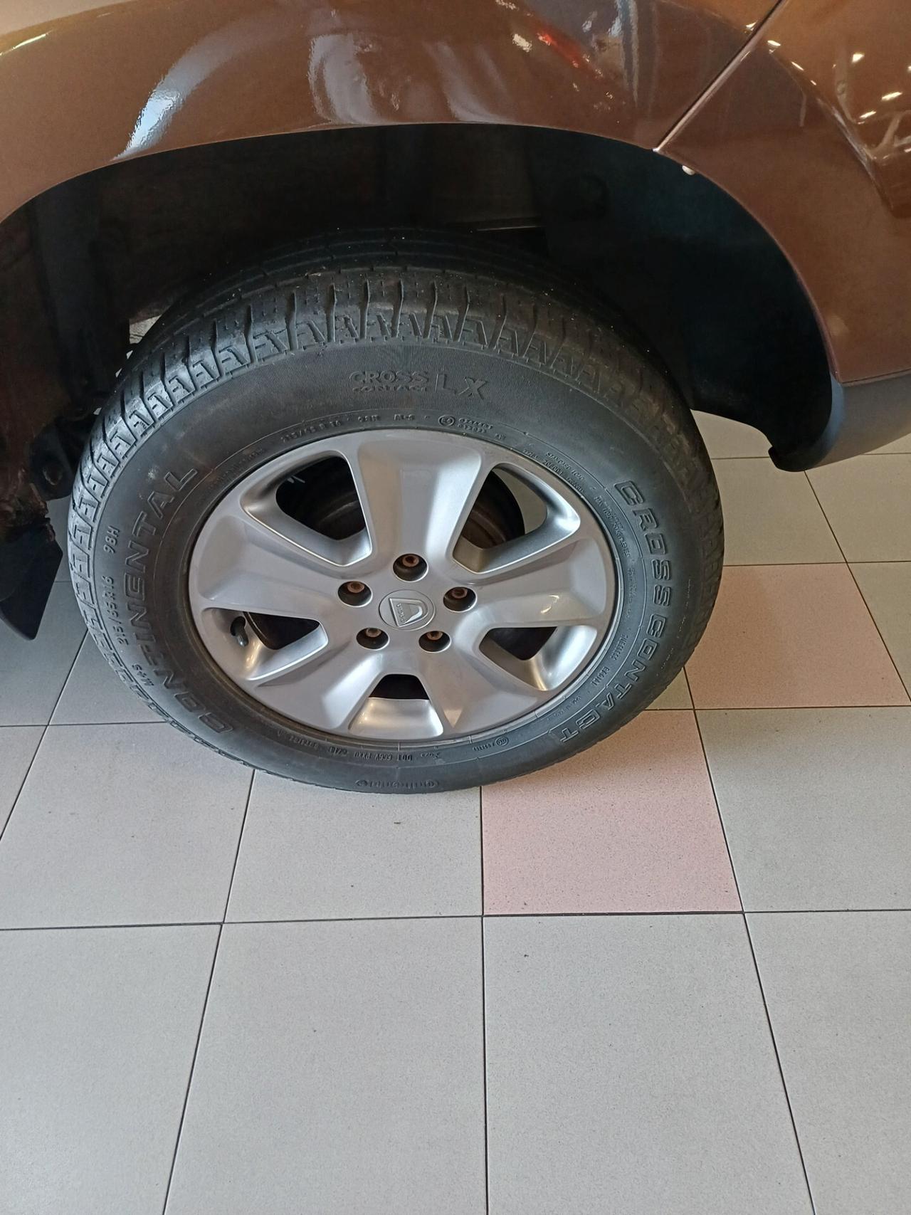 Dacia Duster 1.6 Laureate 4×2 GPL