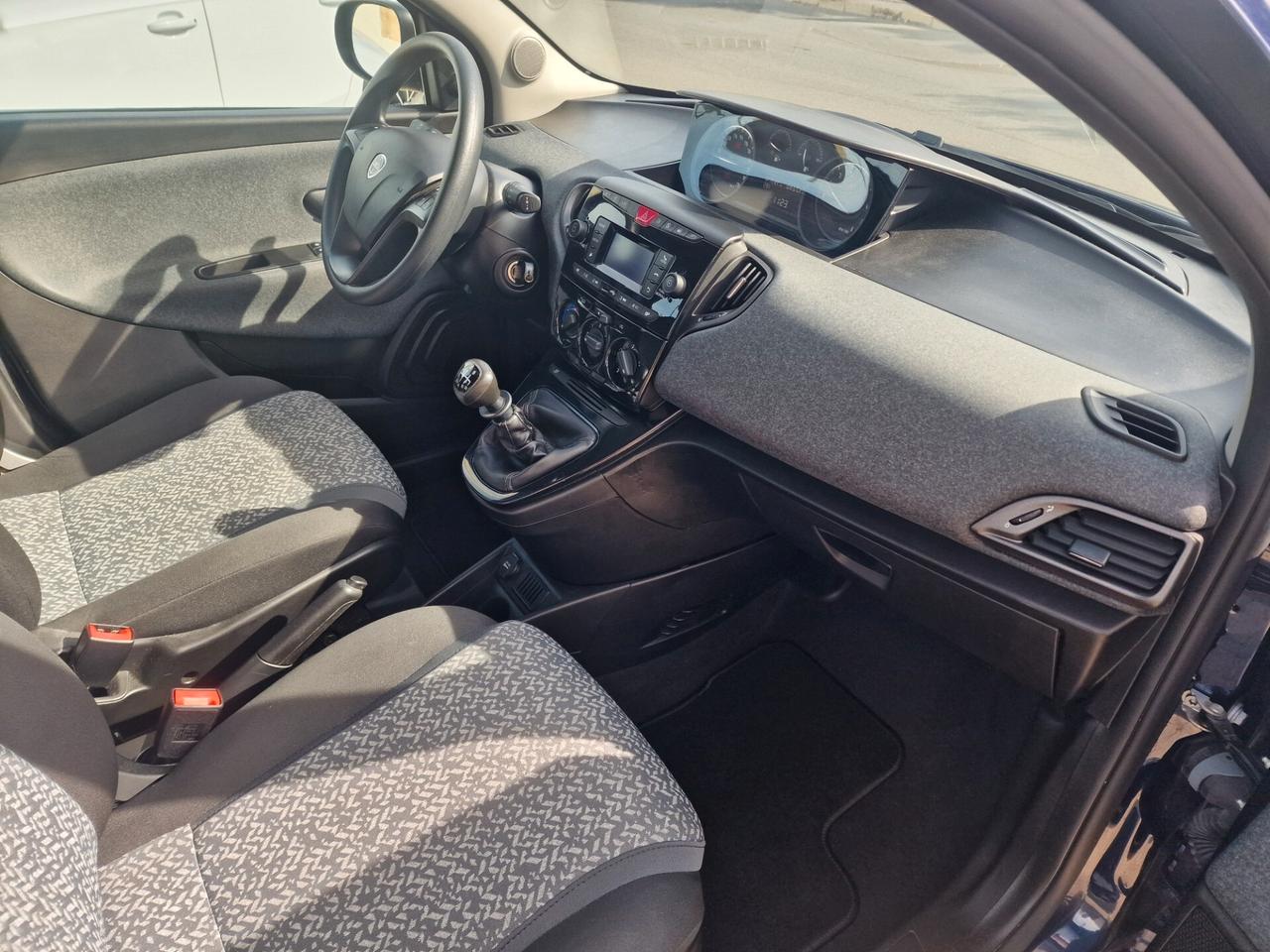 Lancia Ypsilon 1.0 FireFly 5 porte S&S Hybrid Ecochic Gold