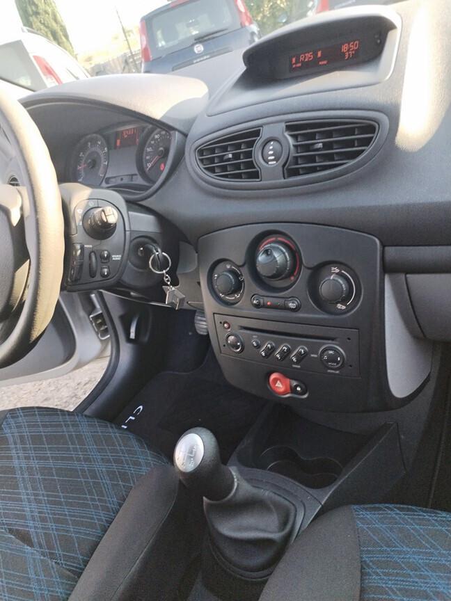 Renault Clio 1.2 16V 5 porte Confort 54000KM DEL 2006 UNIPRO DEL 1941 MANUTENZIONI PRE CONSEGNA
