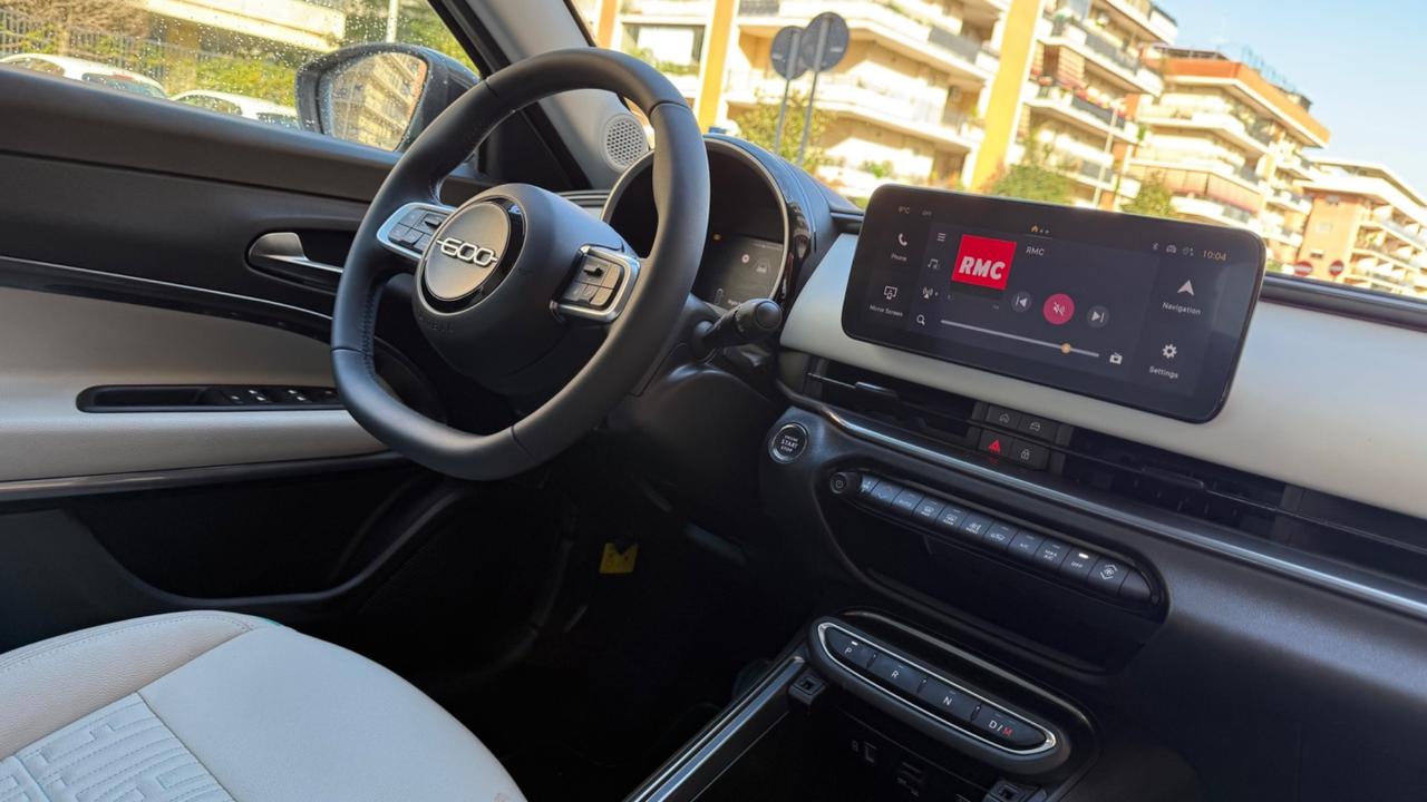 Fiat 600 Hybrid 110 CV DCT MHEV La Prima LED PELLE KAMERA CERCHI 18 PDC SEDILI ELETTRICI RISCALDATI