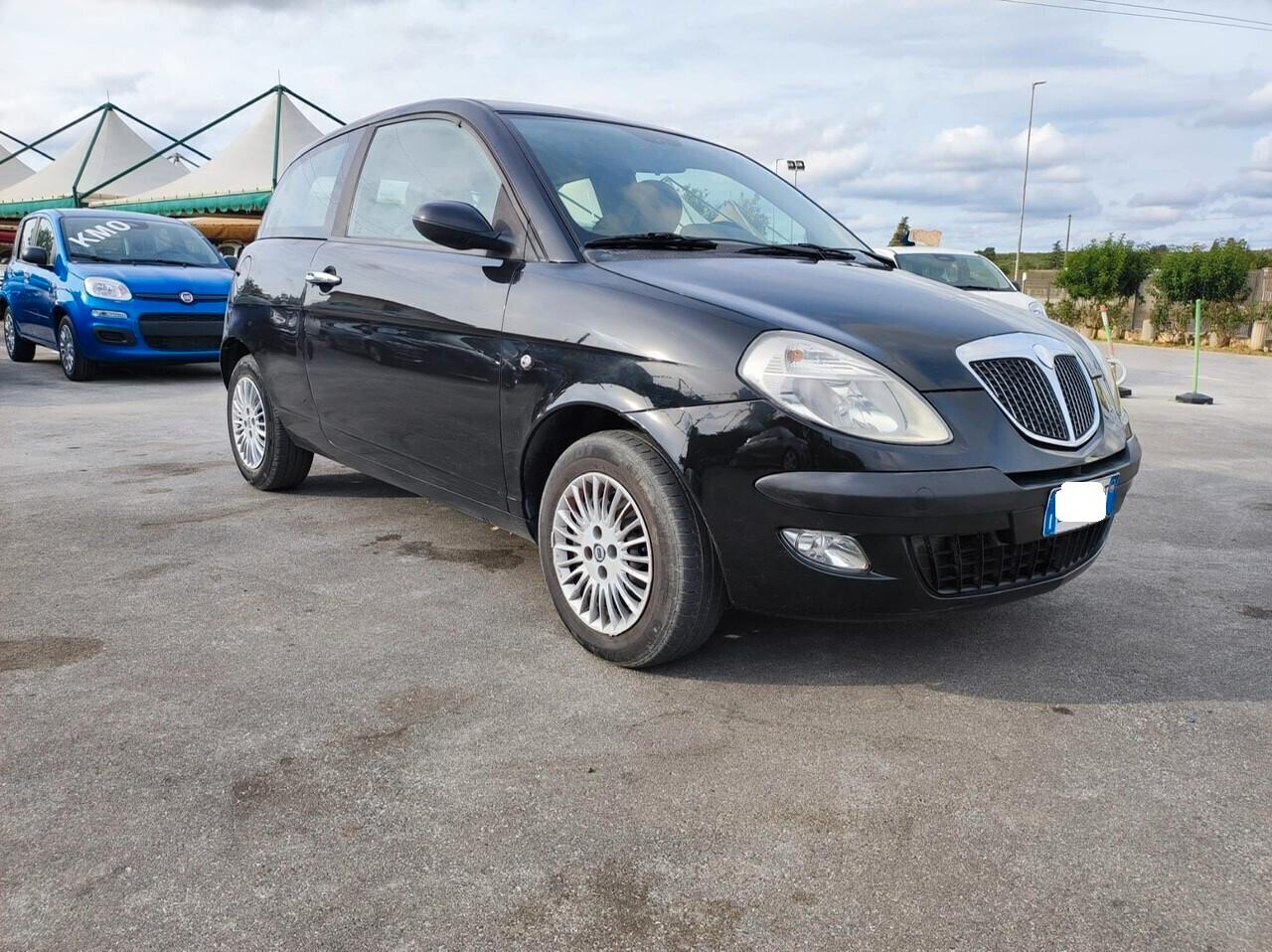 Lancia Ypsilon 1.3 MJT 75 CV Argento