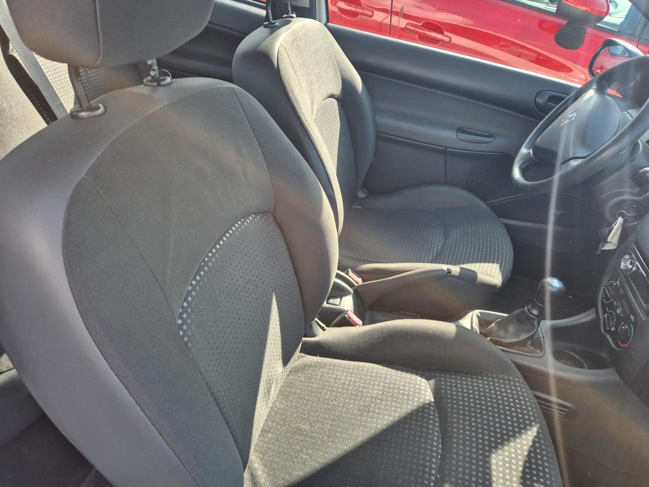 Peugeot 206 Plus 1.1 60CV 5p. ONE Line