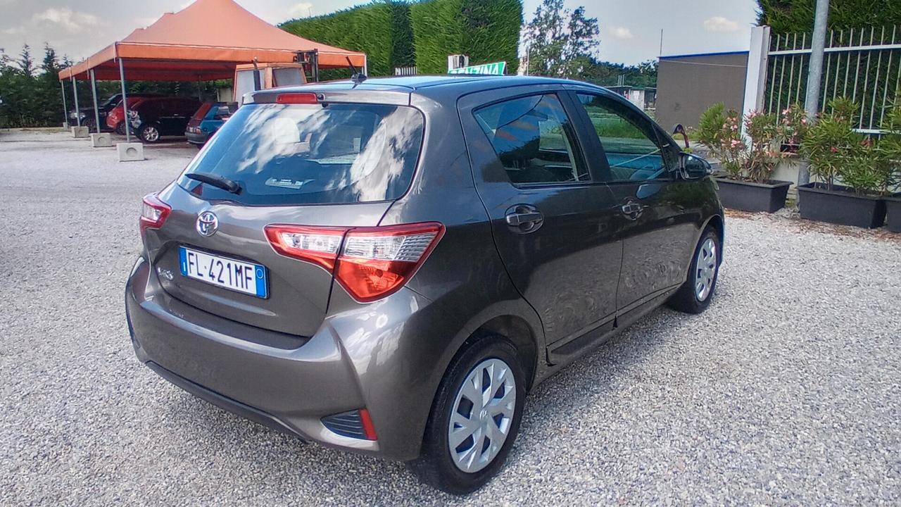 Toyota Yaris 1.0 5 porte Active Adatta a Neopatentati