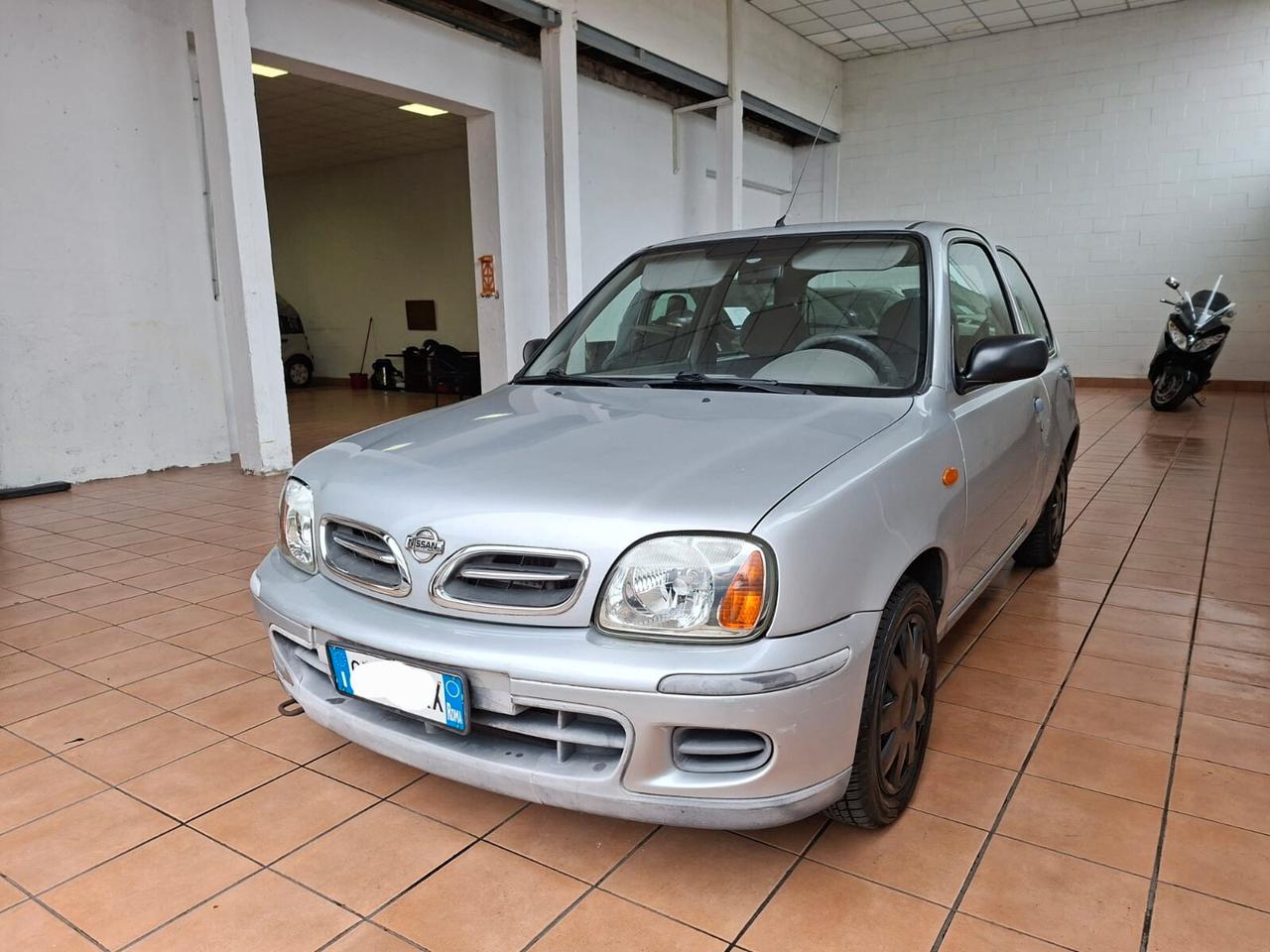 Nissan Micra II 2000 3p 1.0 Luxury