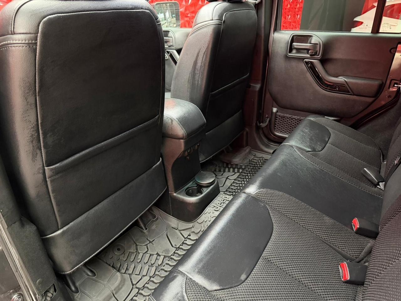 Jeep Wrangler Unlimited 2.8 CRD DPF Sahara Auto Night Eagle