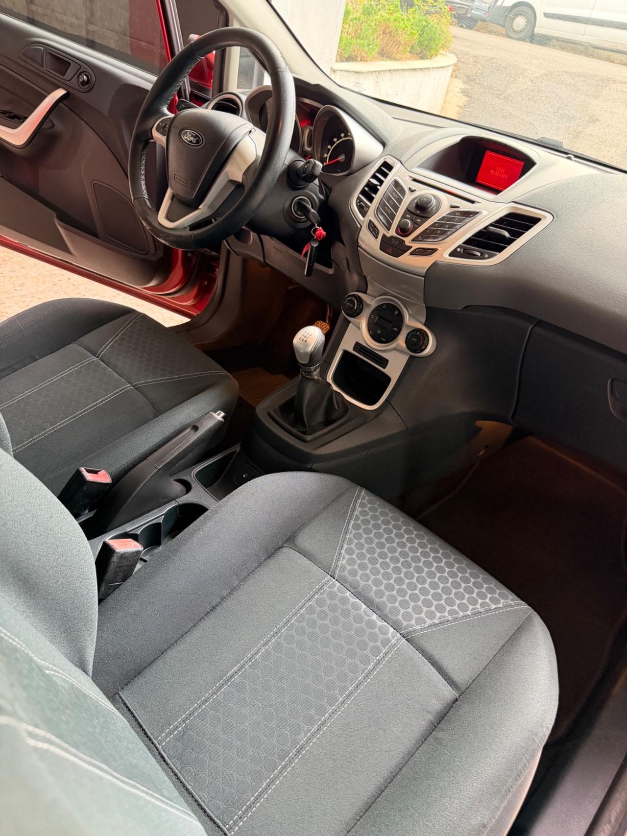 Ford Fiesta 1.4 TDCi 68CV 5 porte Titanium