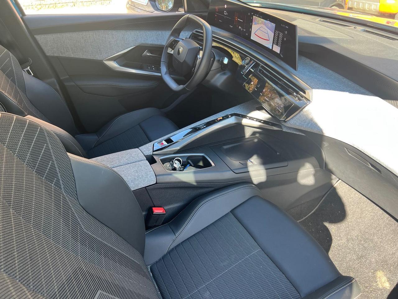 Peugeot 3008 Allure 1.2 136/145 MHEV #7449