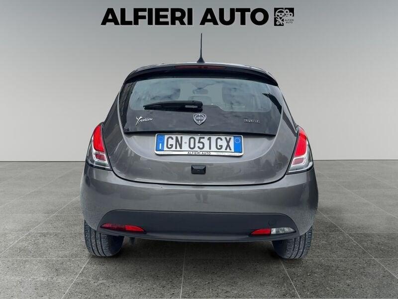 Lancia Ypsilon 1.0 FireFly Hybrid 70cv MT6 Gold