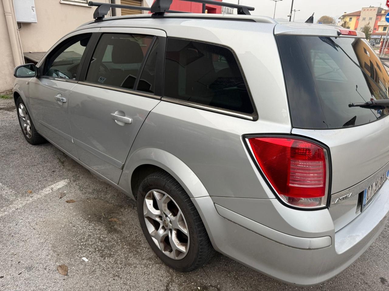 Opel Astra 1.6 16V Twinport Station Wagon Cosmo