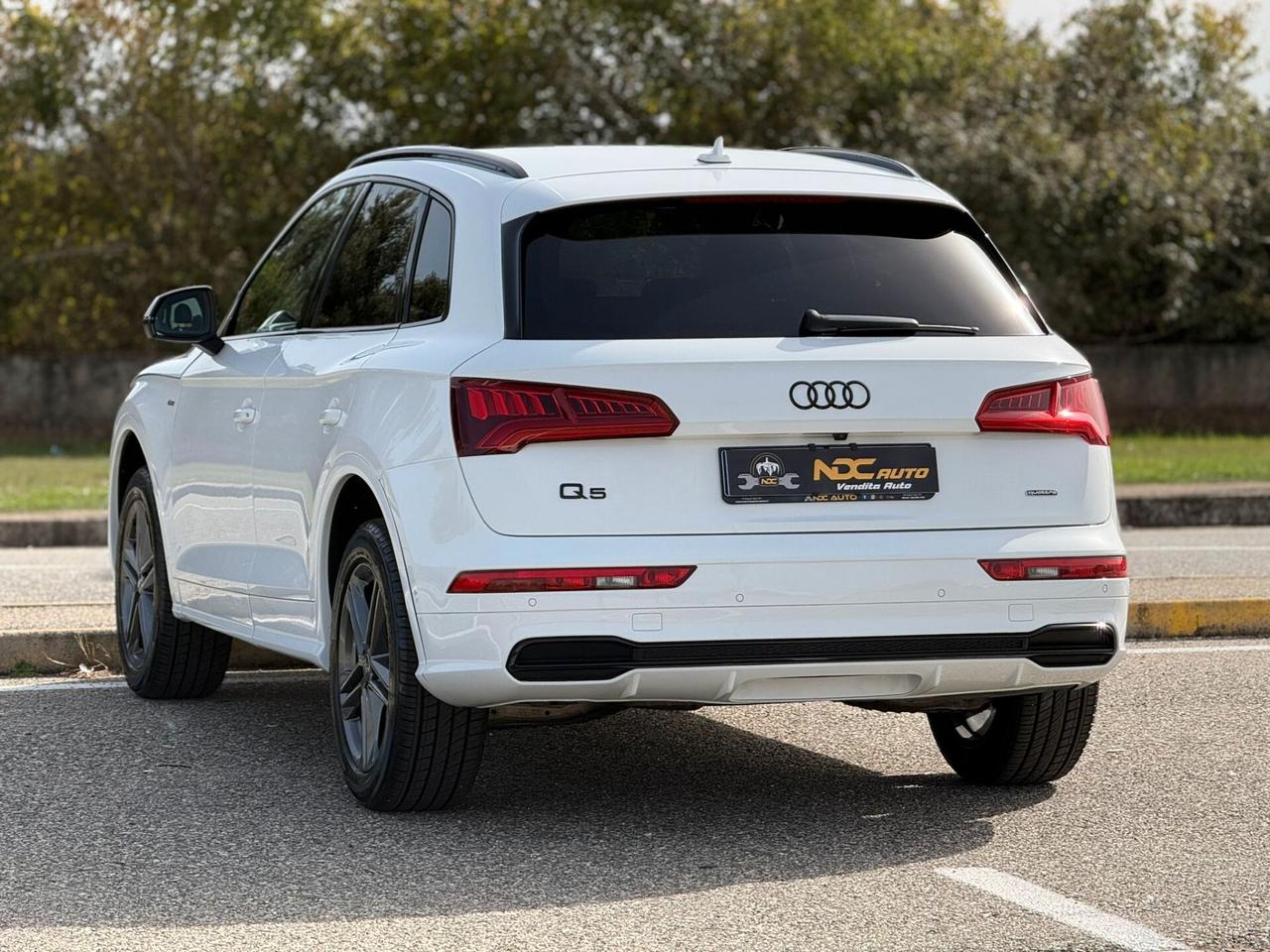 Audi Q5 2.0 TDI quattro S tronic Business Sport