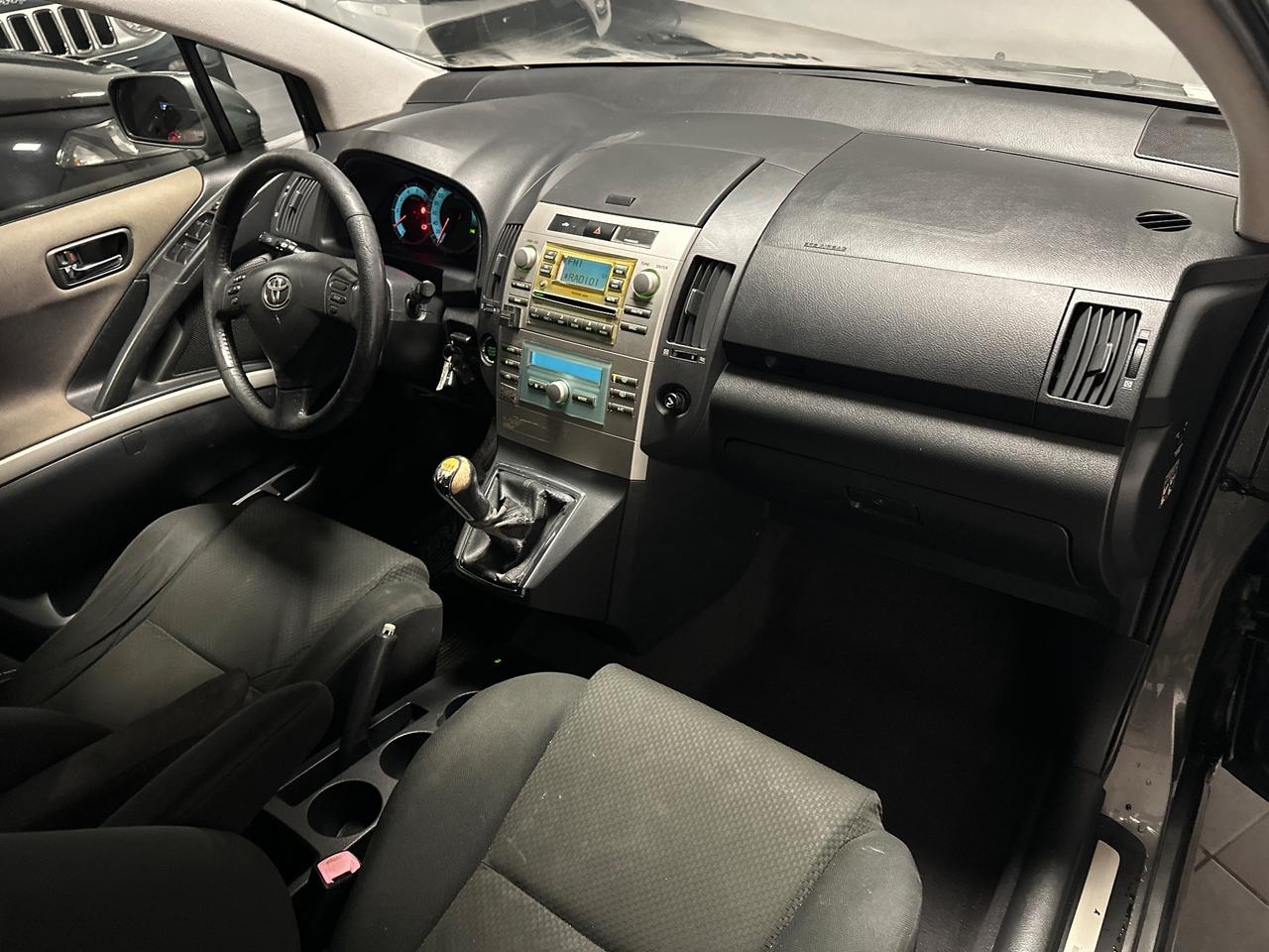 TOYOTA COROLLA VERSO 2.2 D-4D 136CV