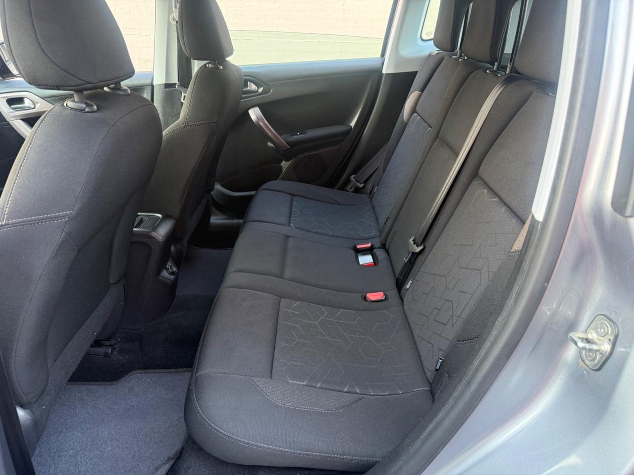 Peugeot 2008 1.6diesel - 2015
