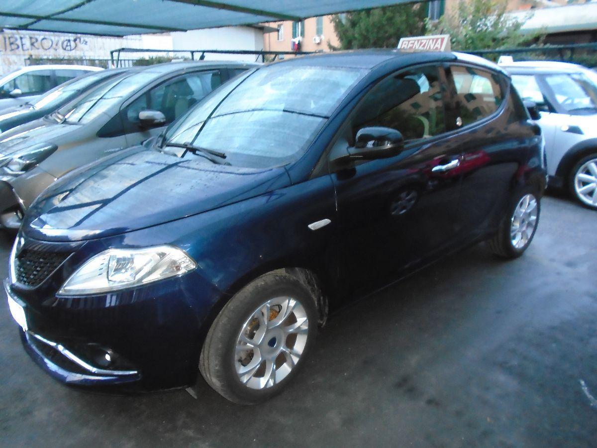 Ypsilon '16 E6 OPEN. EDITION 80000 KM OK NEOP.