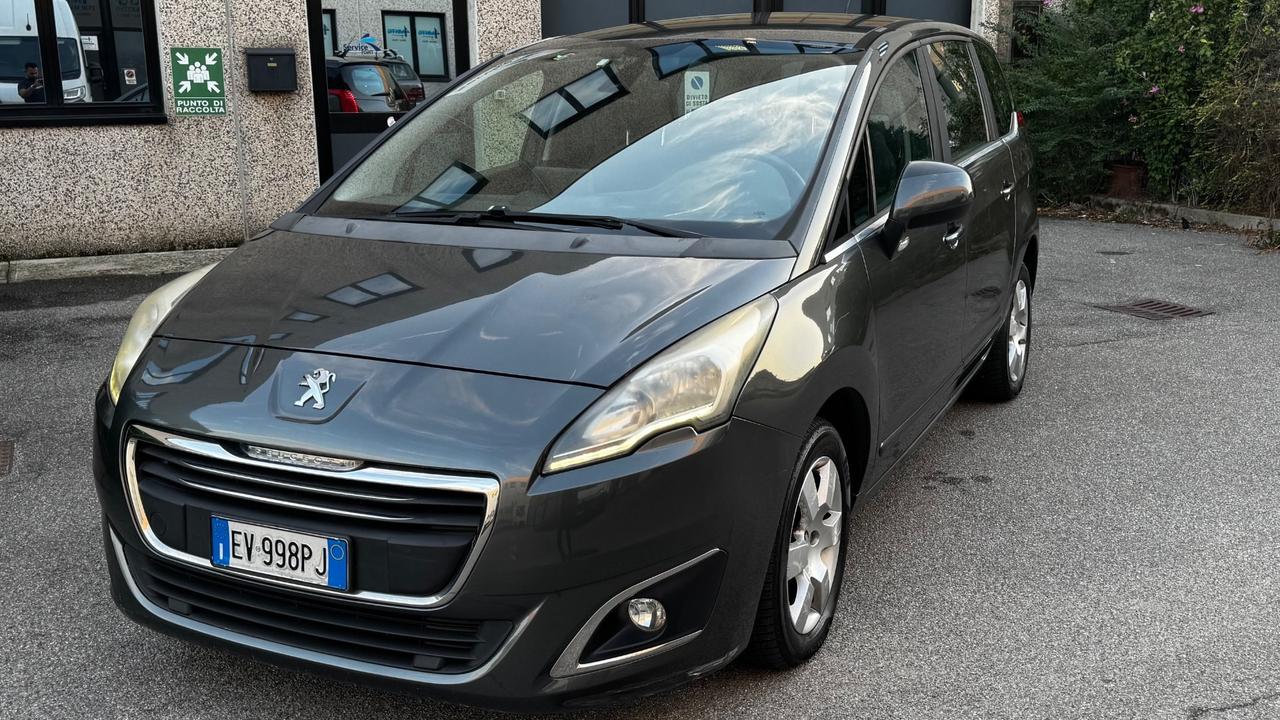 Peugeot 5008 1.6 HDi 115CV Active