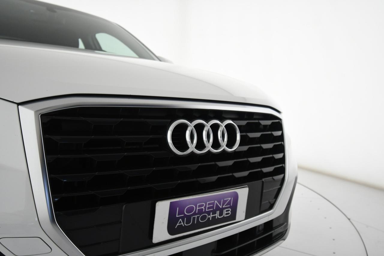 AUDI Q2 35 1.5 tfsi Business Design LED+C17"