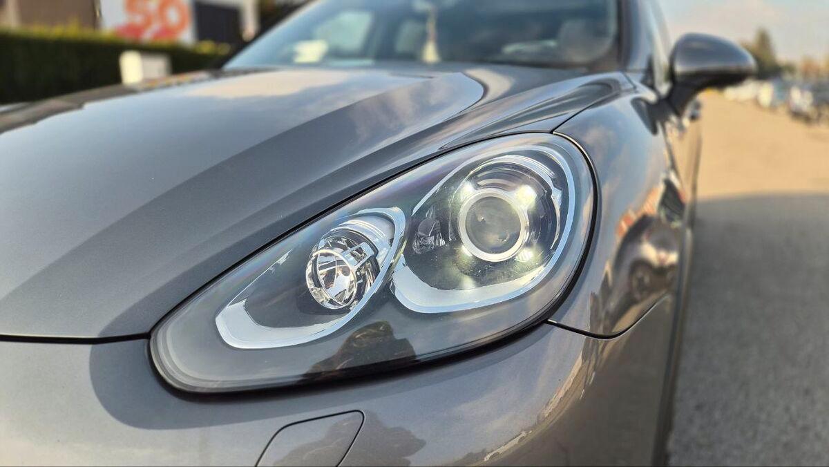 Porsche Cayenne 3.0 Platinum Edition tiptronic