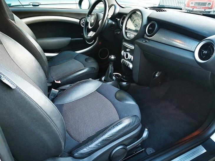 Mini Mini COOPER S (SOLO KM.8000)