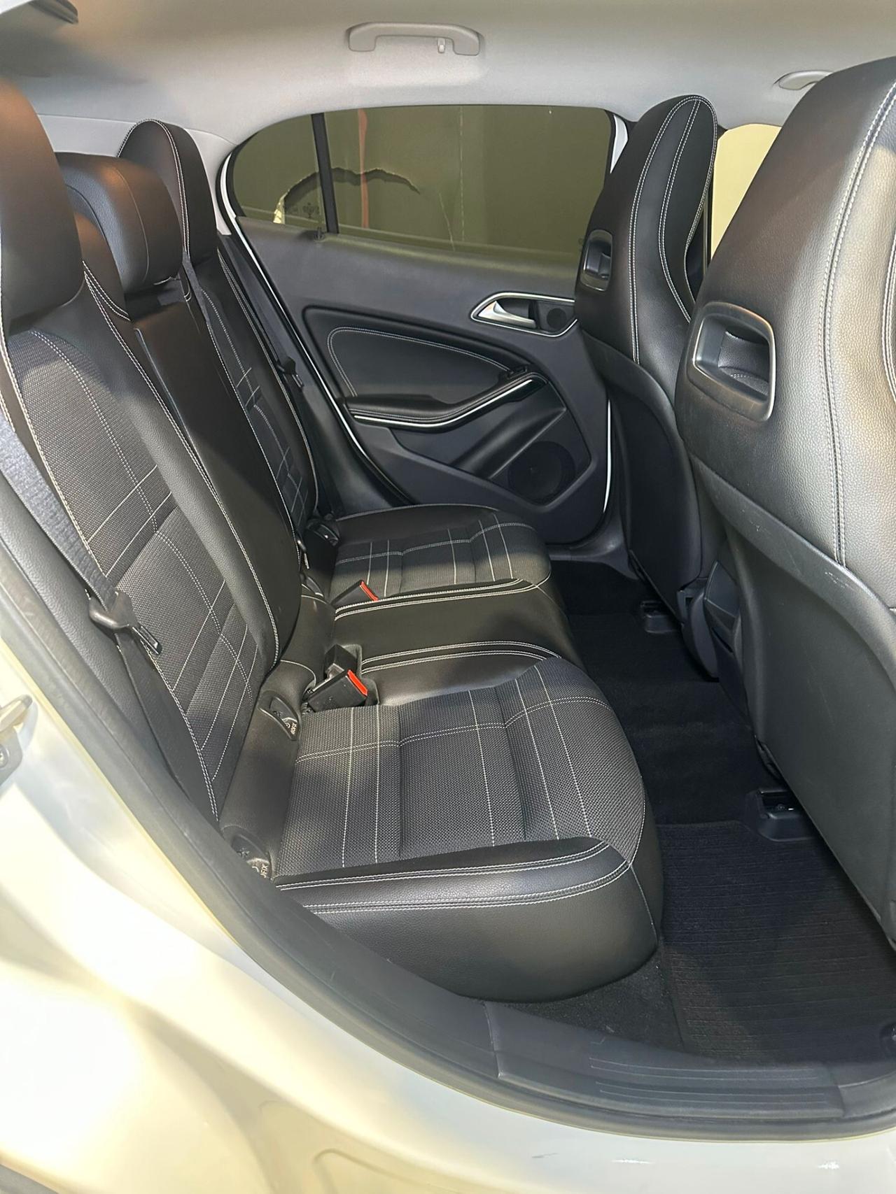 Mercedes-benz GLA 180 d Business