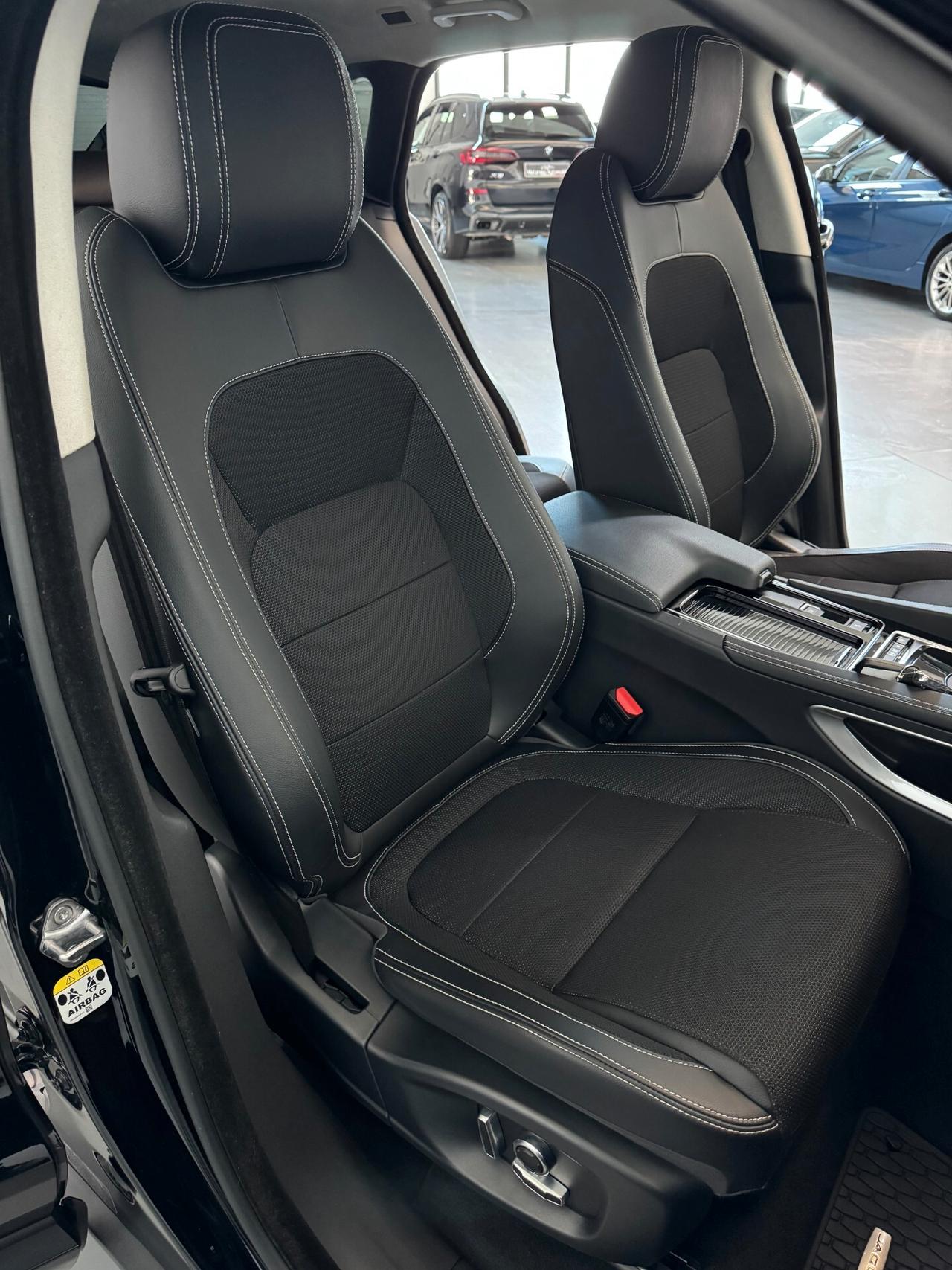 Jaguar F-Pace R-Sport 2.0cc 180cv AWD CarPlay Finanziabile