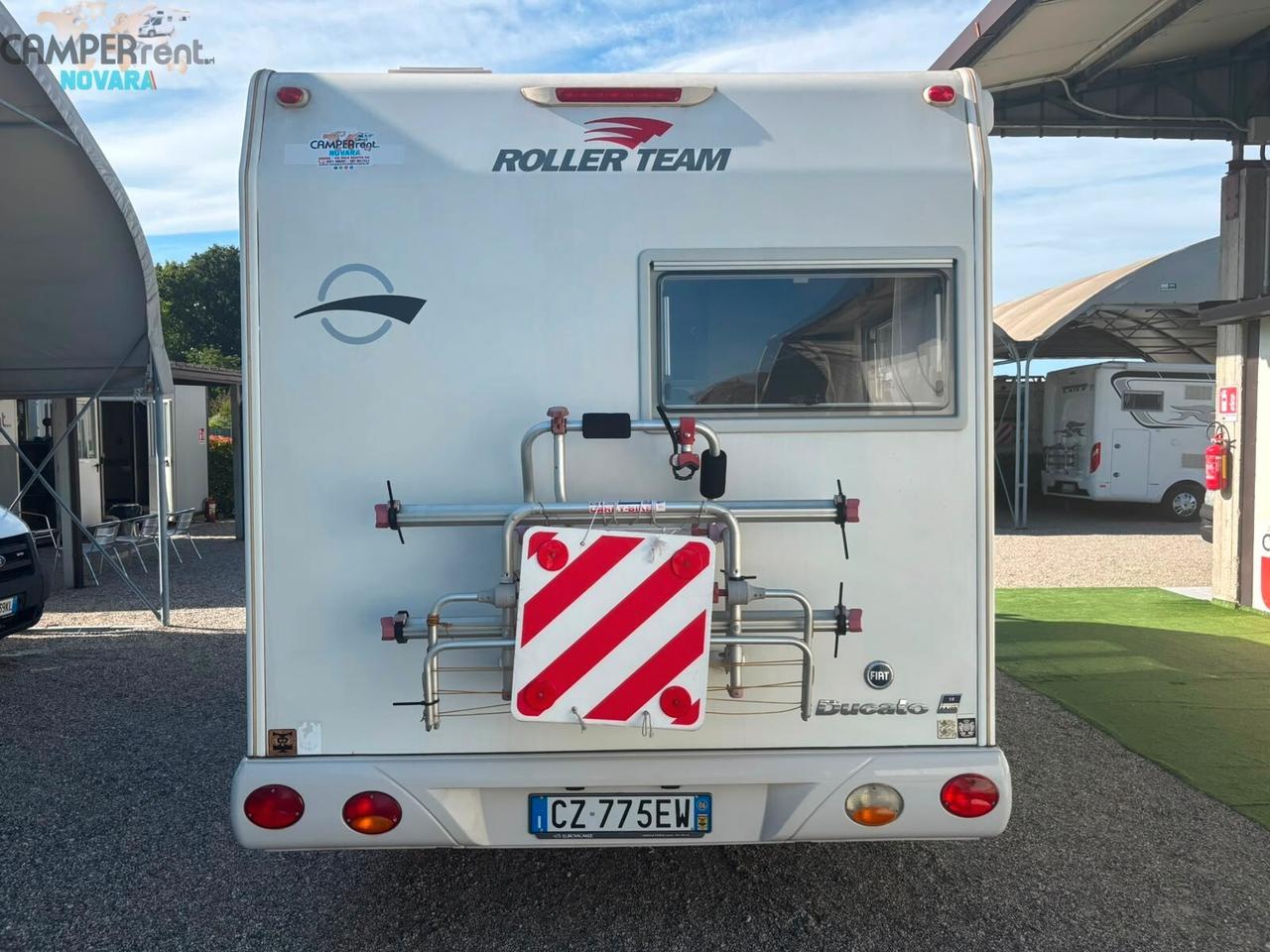 ROLLER TEAM GRANDUCA 255 P - SEMINTEGRALE CON LETTO ALLA FRANCESE ED AMPIO GARAGE (foro 92 x 61)