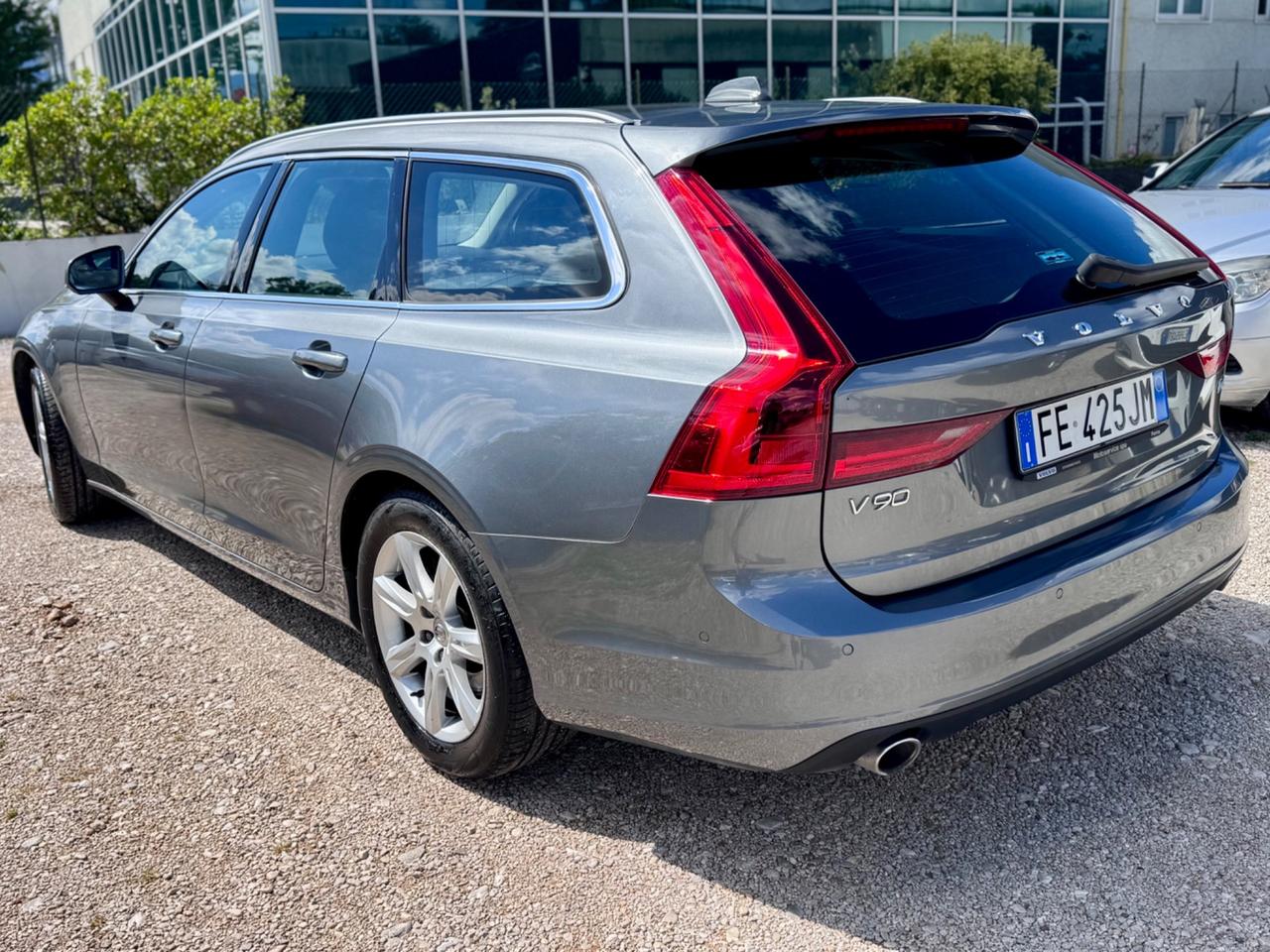 Volvo V90 D4 Automatica Momentum 2.0 Diesel 190cv