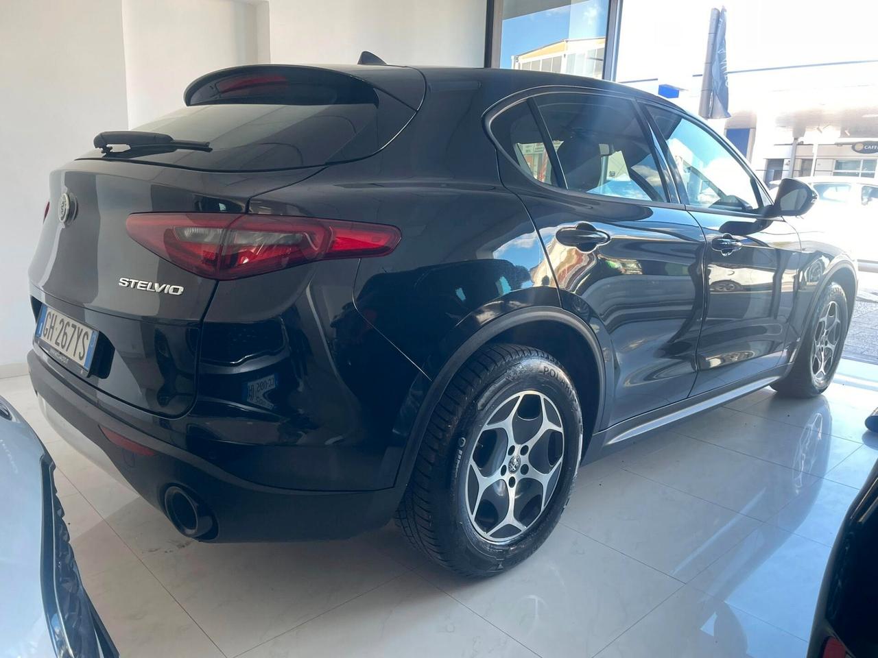 Alfa Romeo Stelvio 2.2 Turbodiesel 160 CV AT8 RWD Super Business