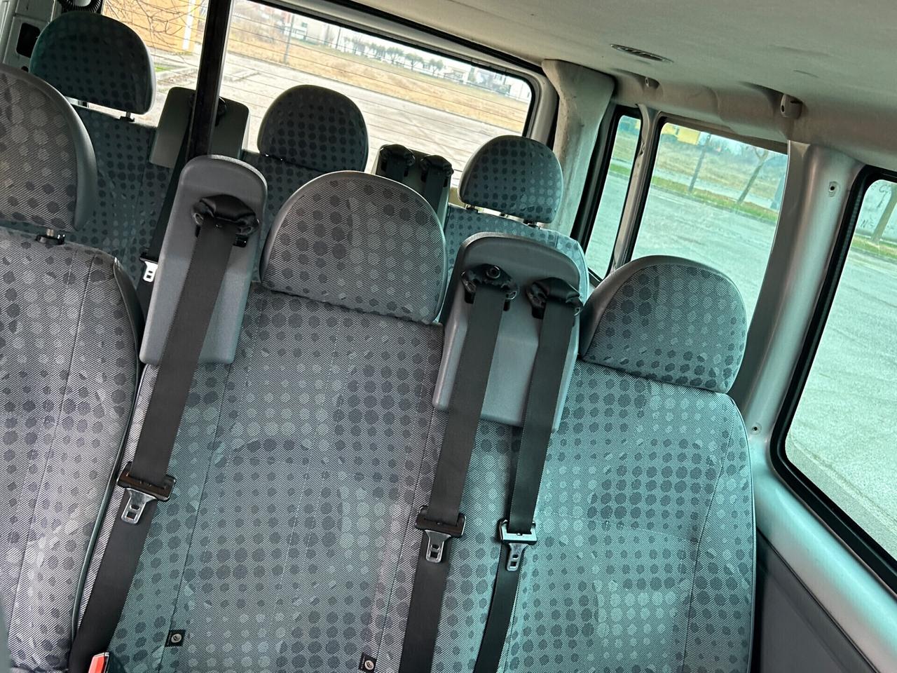 Ford Transit pulmino 9 posti con pedana