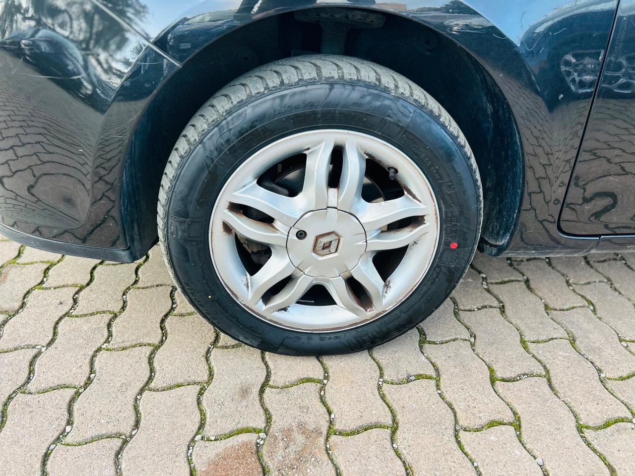 Renault Clio 1.2 16V 5 porte Le Iene