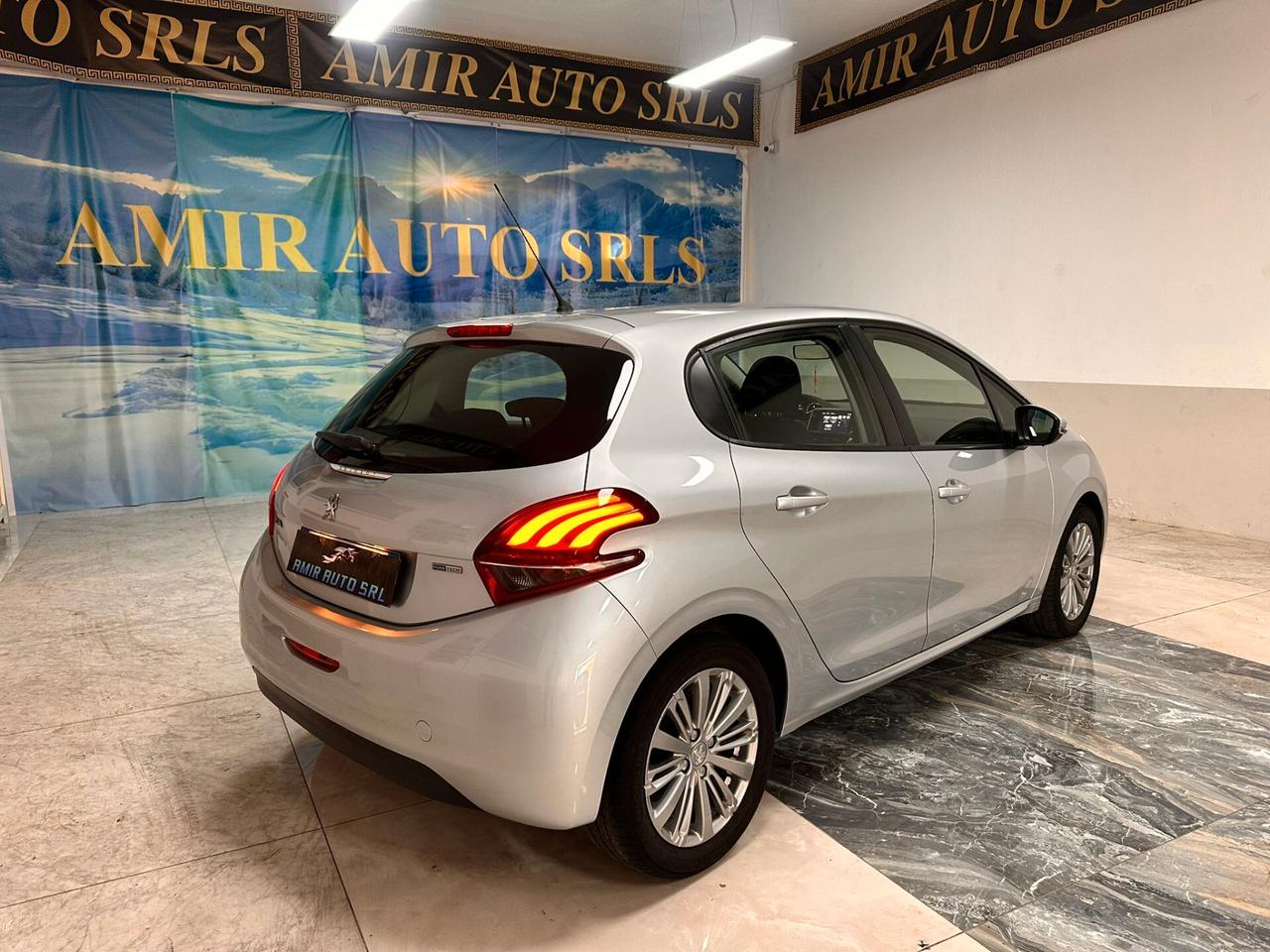 Peugeot 208 PureTech 82 5 porte Allure