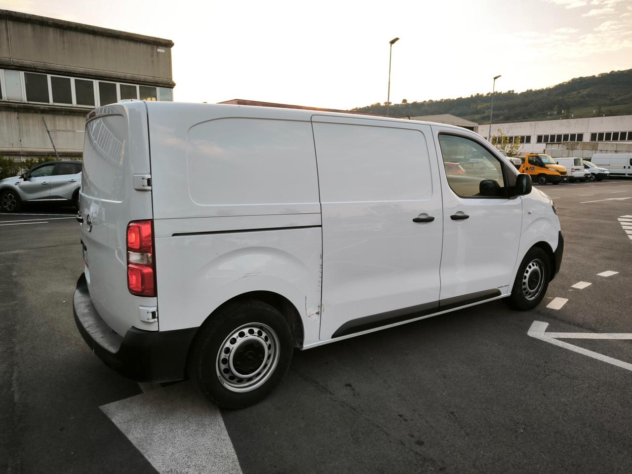 Opel Vivaro 1.5 Diesel 100CV S&S PL-TN M Furgone Enjoy