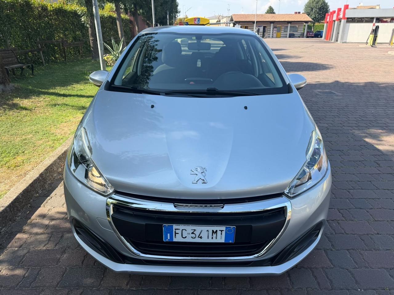 Peugeot 208 BlueHDi 75 5 porte Allure