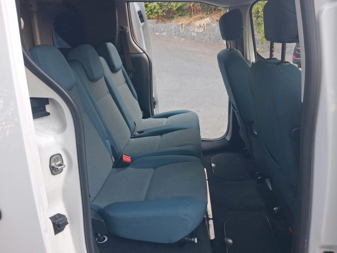 Citroen Berlingo pianale ribassato rampa trasporto disabili