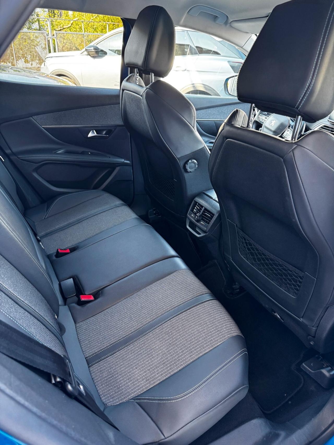 Peugeot 3008 BlueHDi 130 S&S Allure Pack