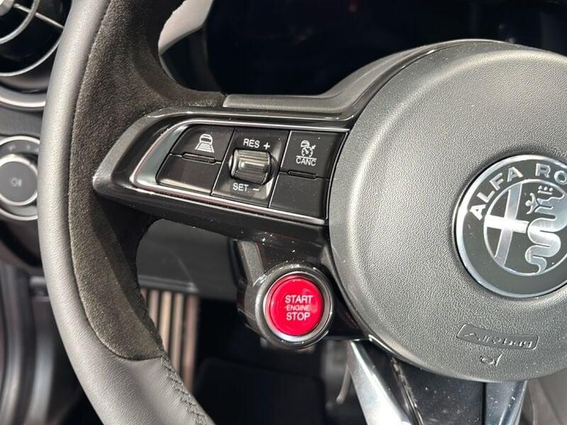 Alfa Romeo Giulia Quadrifoglio 2.9 V6 520 CV Quadrifoglio AT8