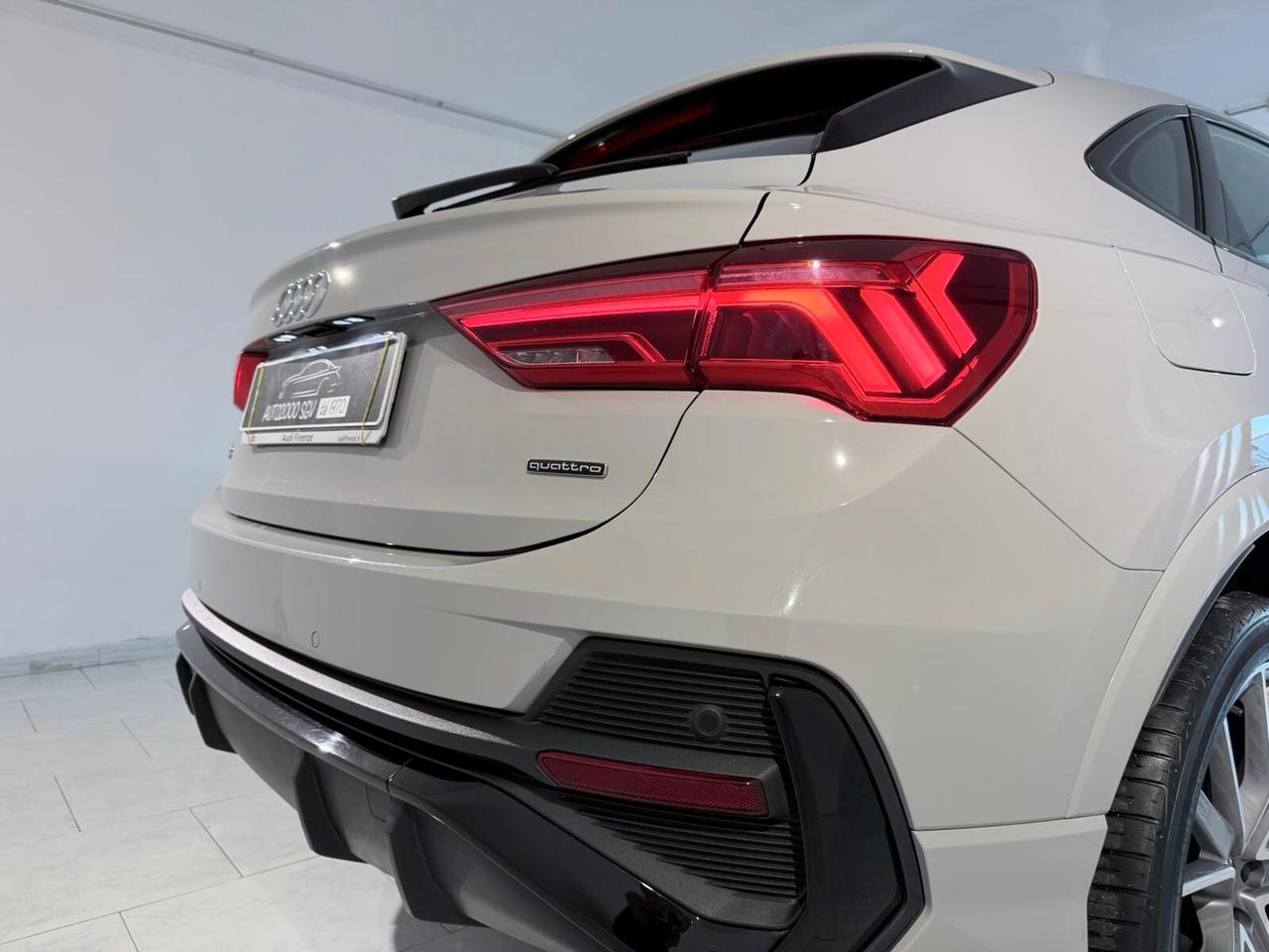 Q3 SPB 40 TDI 200 CV 3X S-LINE QUATTRO IPER-FULL IVA ESPOSTA