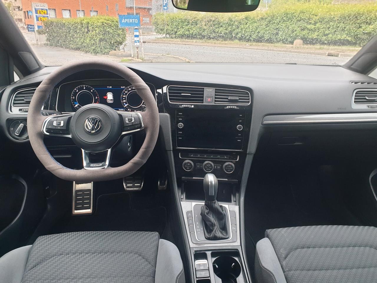 Volkswagen Golf 2.0 TDI DSG 5p. R LINE