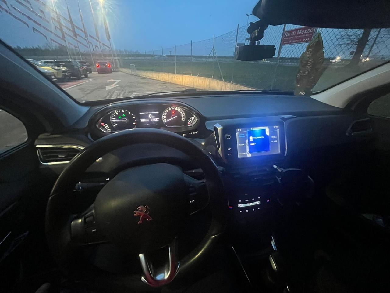 Peugeot 208 1.4 HDi 68 CV 5 porte Active 2014