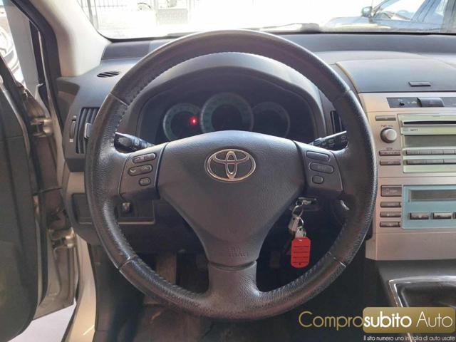 TOYOTA Corolla Verso 2.2 16V D-4D Luna 7pti