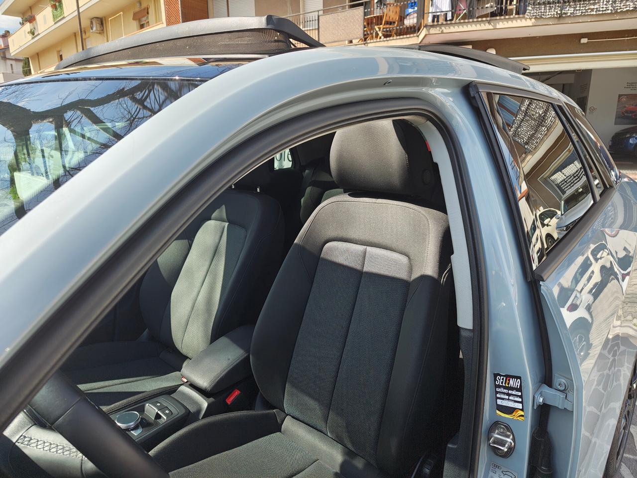 Audi Q2 35 TDI S tronic Identity Black