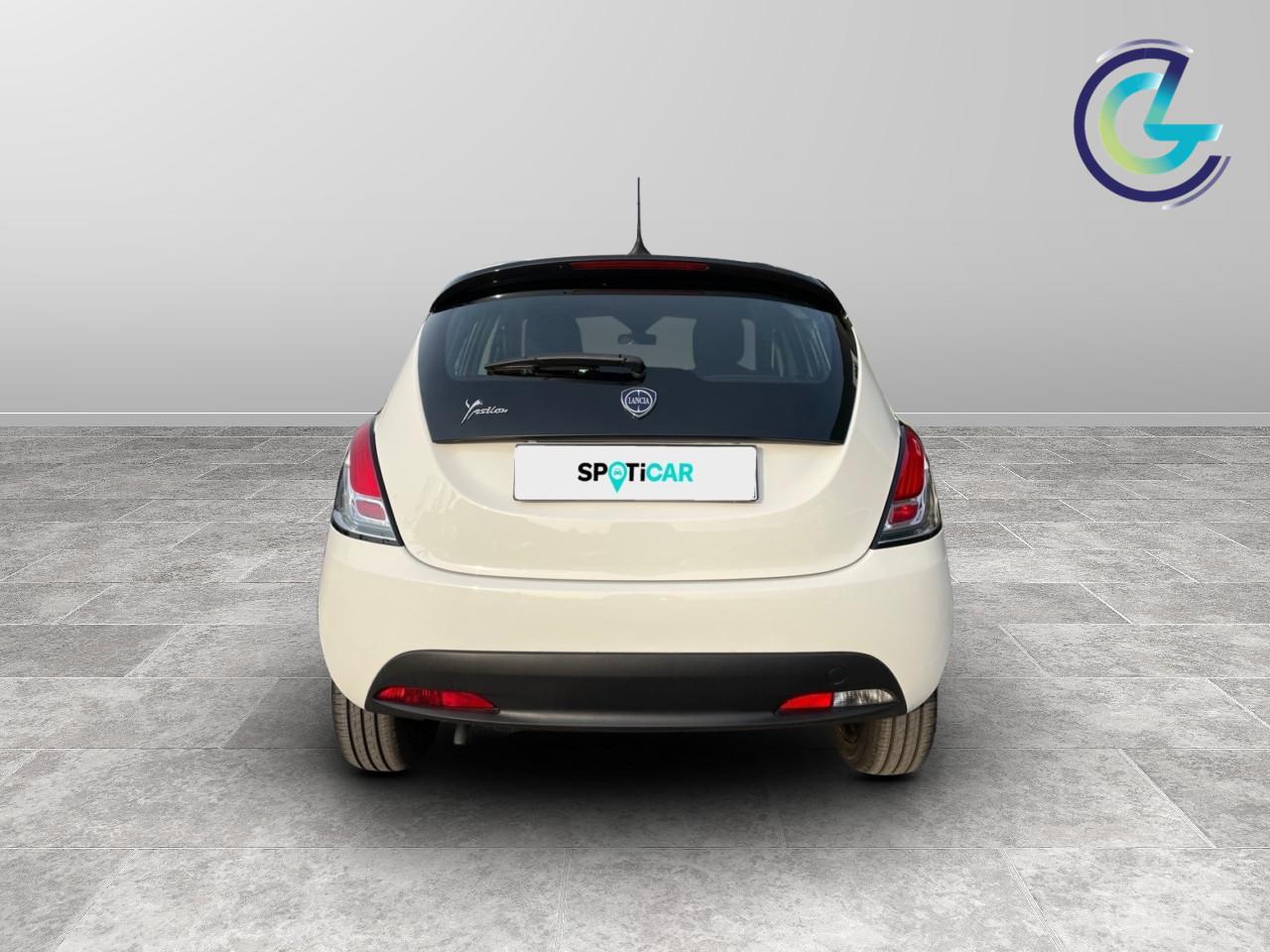 LANCIA Ypsilon III 2021 - Ypsilon 1.0 firefly hybrid Silver s&s 70cv