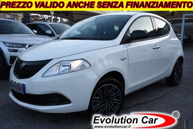 LANCIA Ypsilon 1.0 FireFly 5 p. S&S Hybrid ORO **5 POSTI**