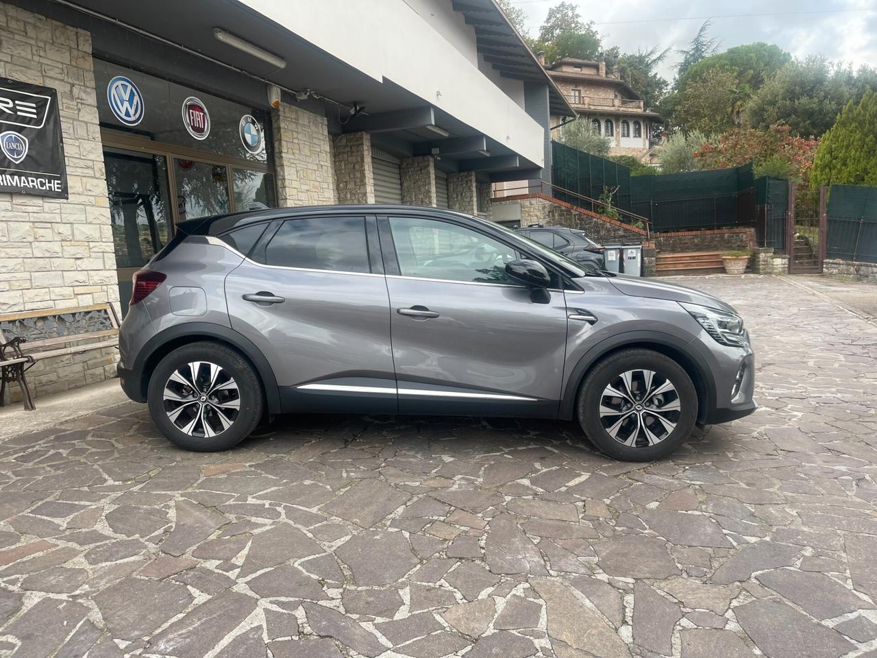 Renault Captur 1.6 E-TECH HYBRID NEO PATENTATI