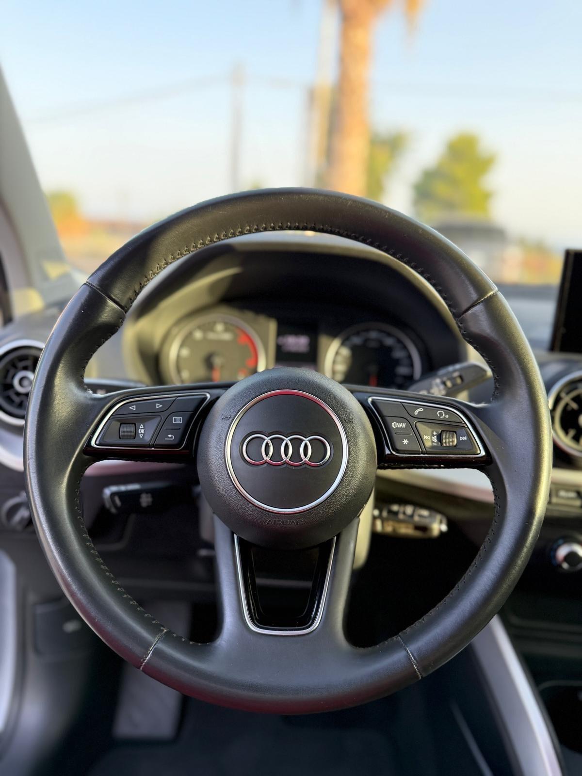 Audi Q2 35 TDI S tronic Business