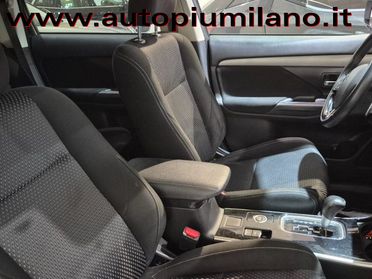 MITSUBISHI Outlander 2.2 DI-D 4WD Instyle Plus SDA 7 posti