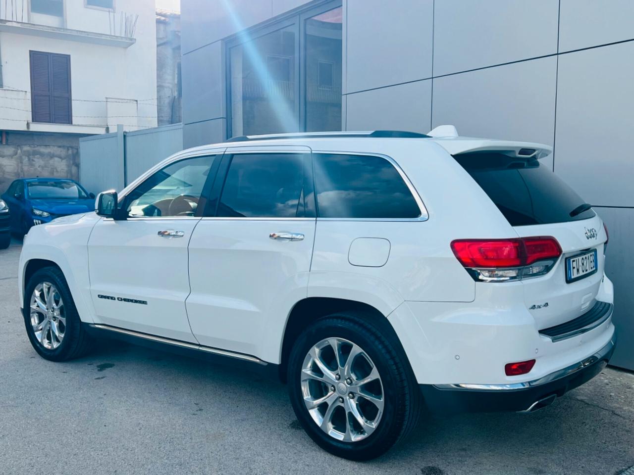 Jeep Grand Cherokee 3.0 V6 Summit possibilità noleggio no scoring