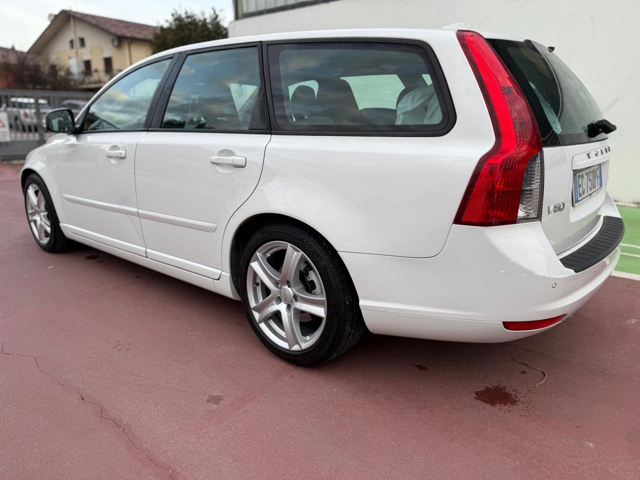 Volvo V50 DRIVe POLAR 1.6 d KM 228.000