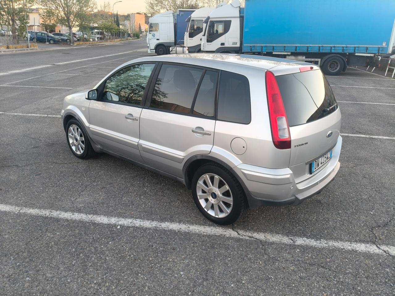 Ford Fusion 1.6 5 porte SOLAMENTE 115.000 KM