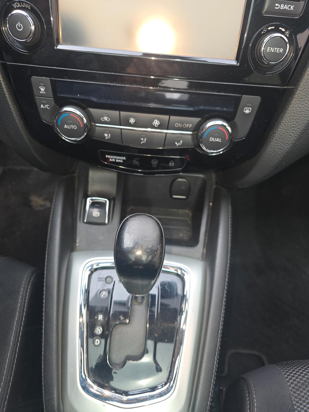 Nissan Qashqai 1.2 DIG- AUTOMATICO/TETTO PANORAMICO GARANZIA E PERMUTA