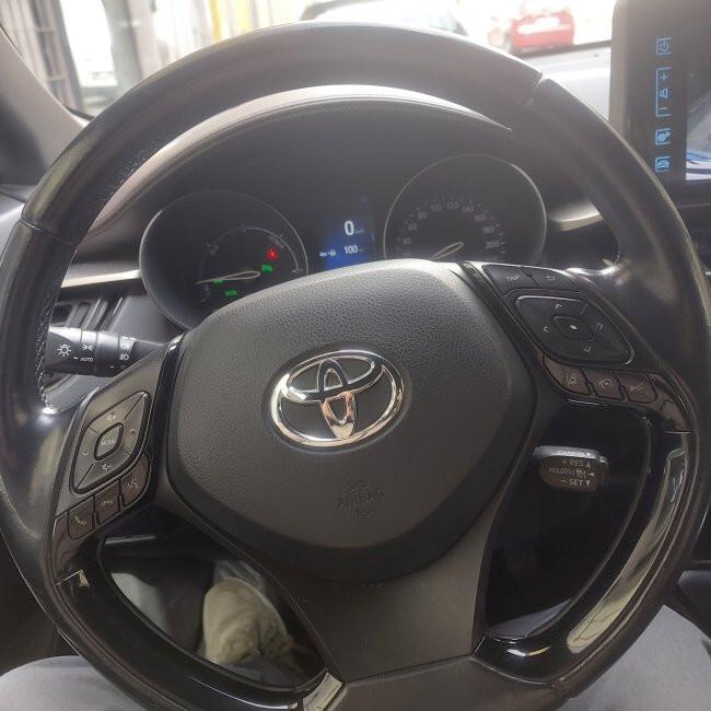 Toyota C-HR 1.8 Hybrid E-CVT Lounge