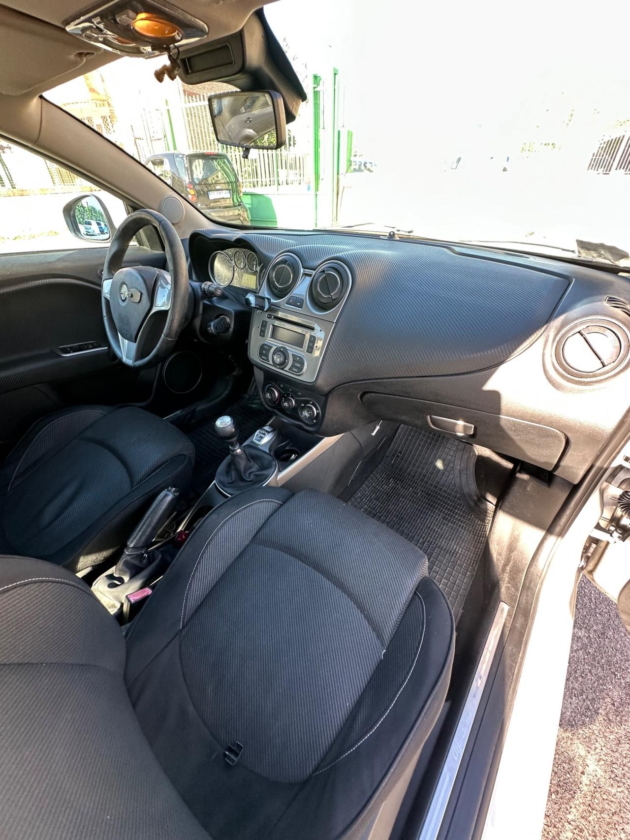 Alfa Romeo MiTo 1.6 JTDm 16V Distinctive Sport Pack